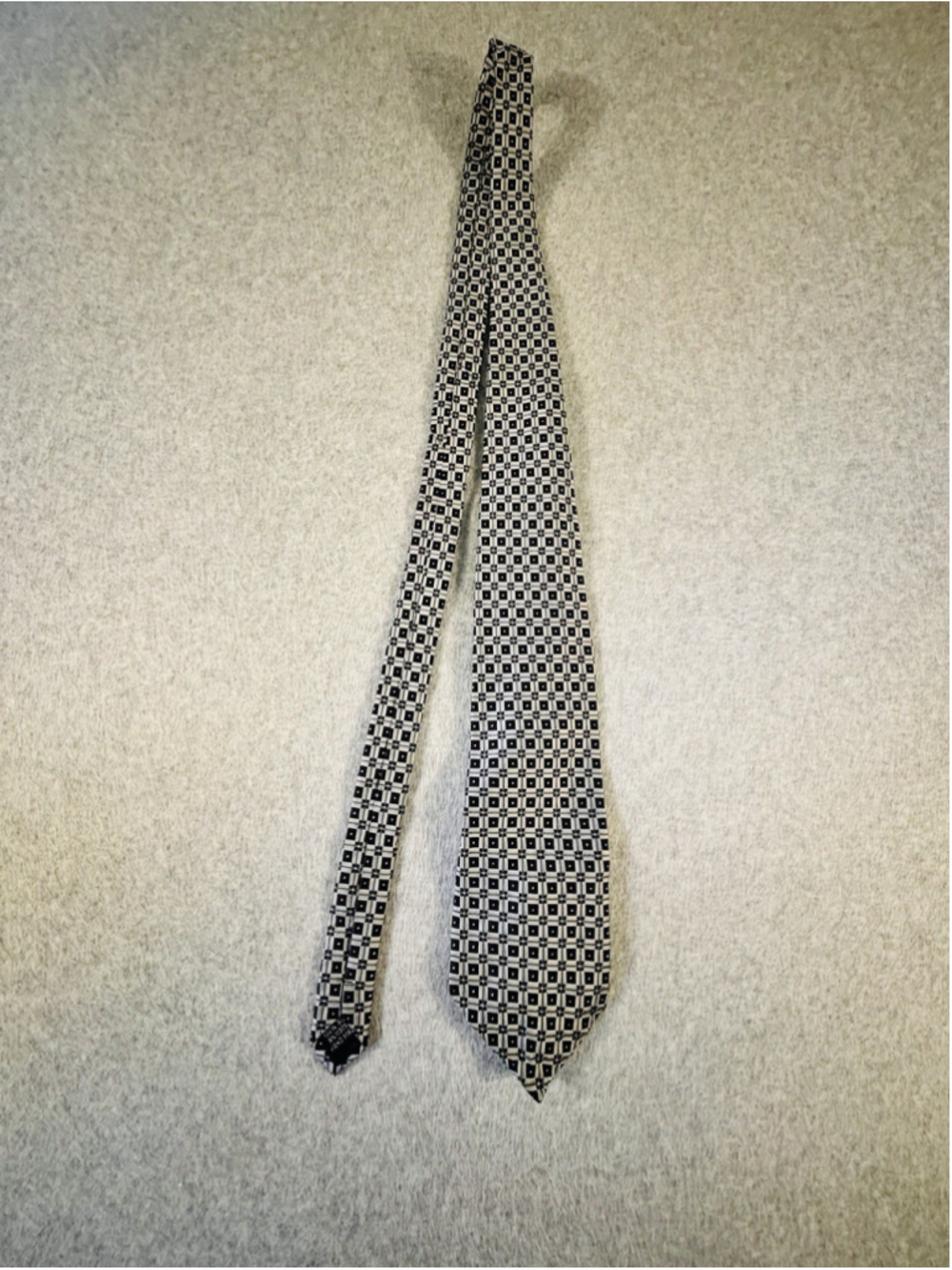 Courage Men’s 100% Silk Tie Black Silver Geometric Hand Sewn Necktie 57”